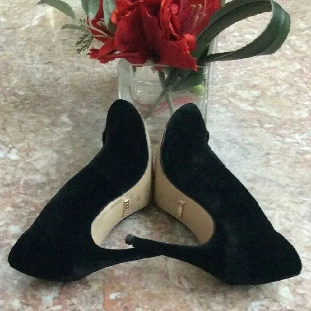 Gucci Women's Black Suede Pointed Toe Pumps Heel Size 39.5